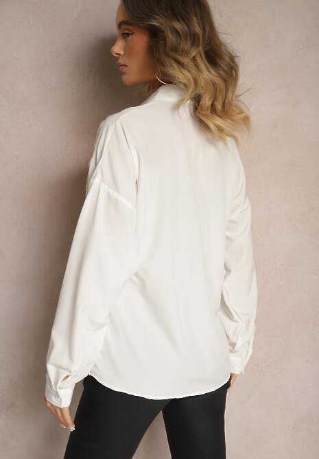 Biała Casualowa Koszula Ozdobiona z Przodu Aplikacją Nestalisa 4