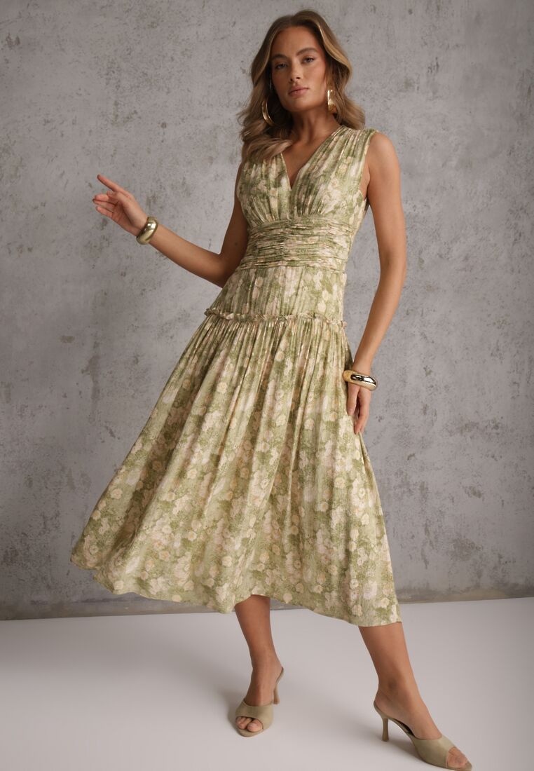 Zielona Sukienka na Grubych Ramiączkach z Dekoltem w Serek i Gumką w Talii Iletta