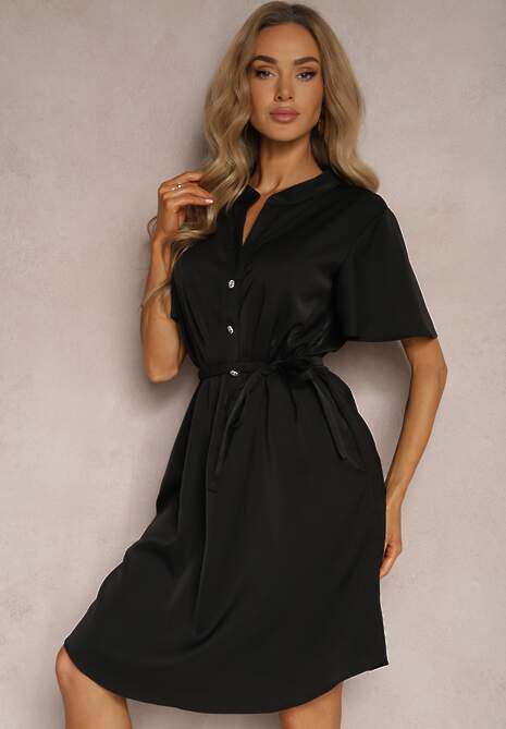 Czarna Trapezowa Sukienka z Dekoltem Zapinanym na Guziki i Materiałowym Paskiem w Talii Vikiiraes