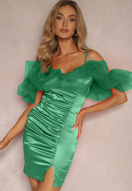 Zielona Satynowa Sukienka z Tiulowymi Falbankami i Marszczeniem na Ramiączkach Tinamell