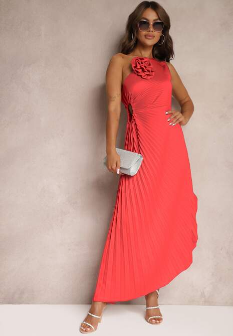 Czerwona Asymetryczna Sukienka z Plisowanym Dołem i Aplikacją w Kształcie Kwiatu Fevima