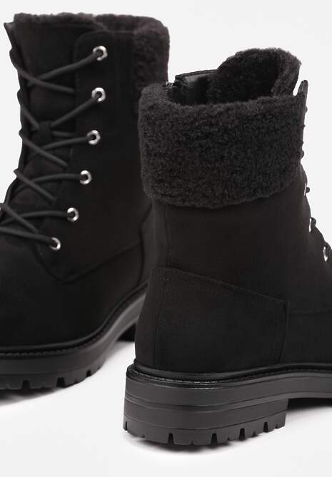 Czarne Botki Typu Workery na Płaskiej Podeszwie z Barankowym Futerkiem przy Cholewce Nevathira 6