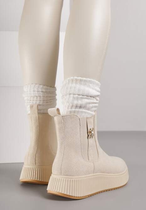 Beżowe Botki Typu Sztyblety na Tłoczonej Platformie Zdobione Metalową Aplikacją Allecia 4