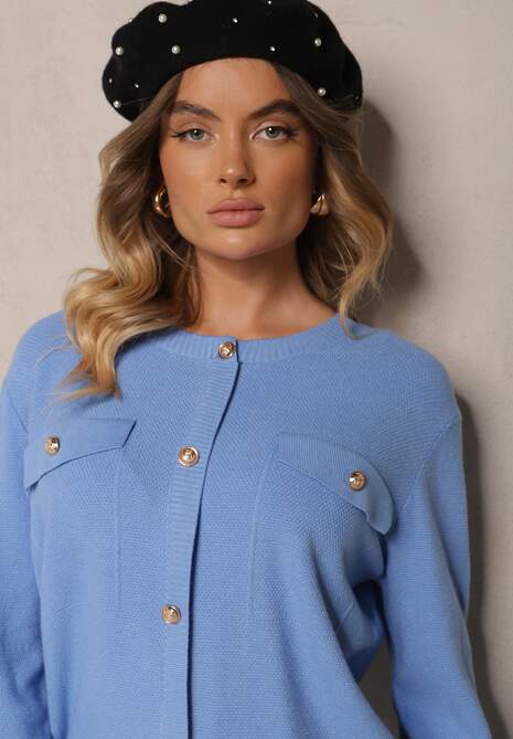 Niebieski Sweter w Wiskozą Zdobiony Eleganckimi Guzikami i Imitacją Kieszeni Fezita 5