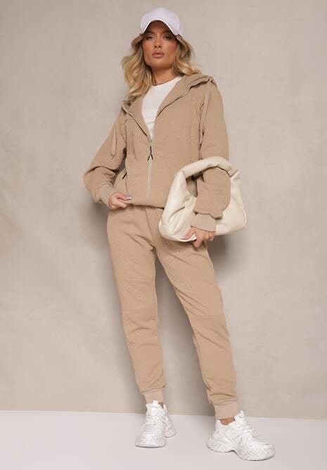 Ciemnobeżowy Komplet Dresowy Zdobiony Tłoczeniem Bluza z Kapturem i Joggery Tuseira