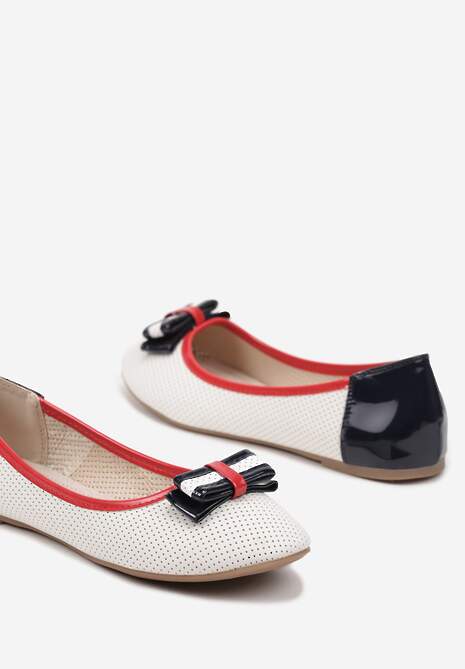 Biało-Czerwone Balerinki z Ażurową Perforacją i Skórzaną Wkładką Zdobione Kokardą Norapis 6