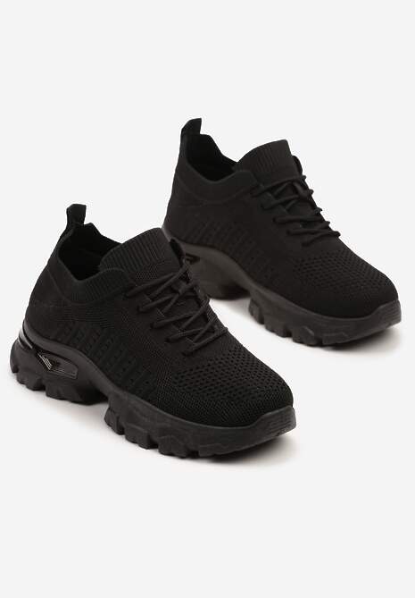 Czarne Buty Sportowe Sneakersy z Siateczki na Tłoczonej Podeszwie Zdobionej Aplikacją Neltewia 5