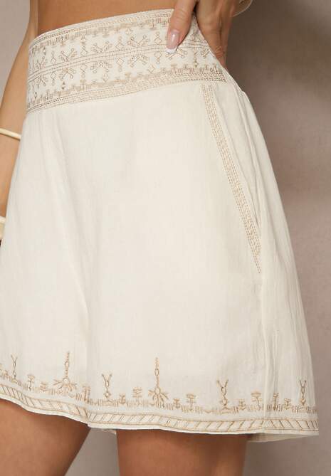 Jasnobeżowe Szorty High Waist z Bawełny z Ozdobnym Haftem Korimizza 5