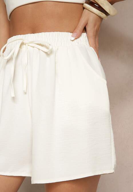 Pantaloni scurți Lunevia Bej deschis 5