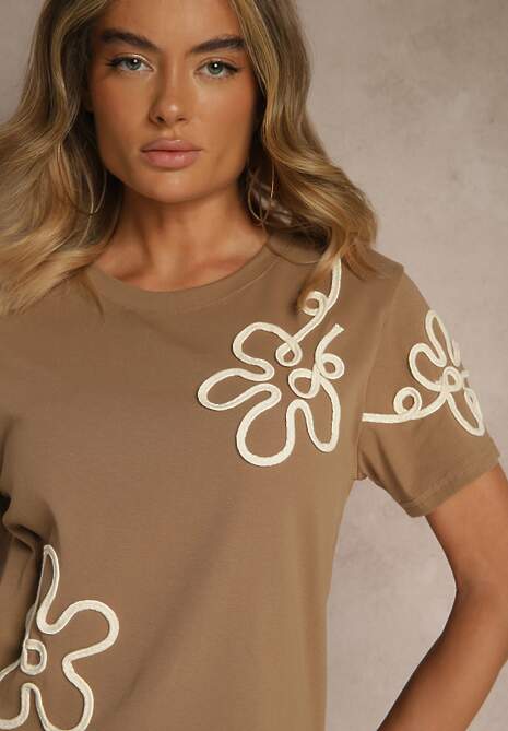 Jasnobrązowy T-shirt Zdobiony Aplikacjami w Kształcie Kwiatów Tilasea 5