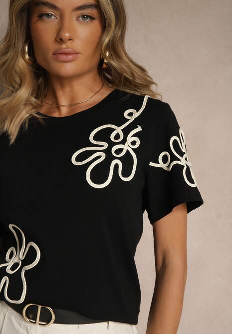 Czarny T-shirt Zdobiony Aplikacjami w Kształcie Kwiatów Tilasea 5