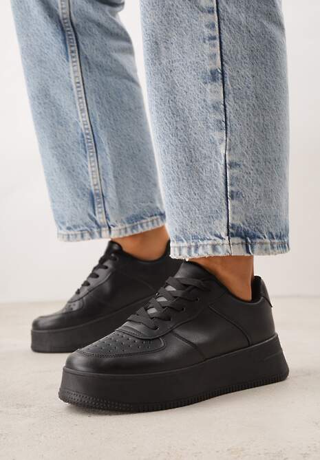 Czarne Kultowe Sneakersy na Grubej Podeszwie z Perforacją na Nosku Lissina
