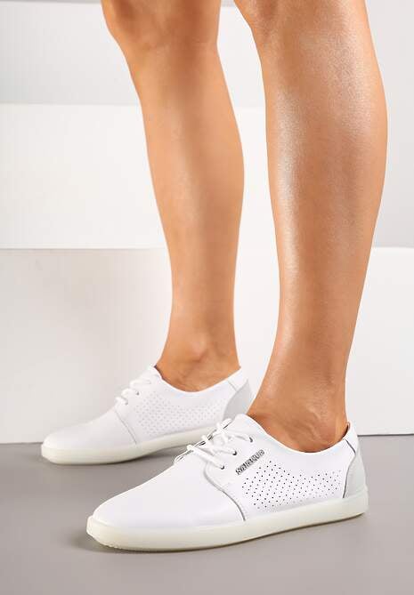 Białe Sneakersy ze Skóry Naturalnej z Perforacją Dolianea