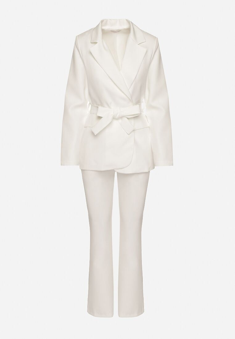 Biały Komplet o Garniturowym Kroju z Marynarką z Wiązaniem i Spodniami Falestra 6
