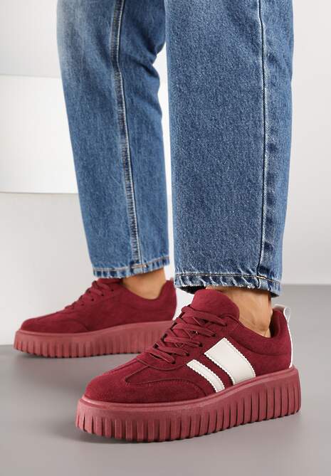 Bordowe Sneakersy na Tłoczonej Platformie z Paskami Rilasena
