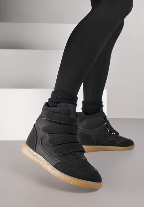 Czarne Sneakersy na Ukrytym Koturnie Ozdobione Przeszyciami Tlavie