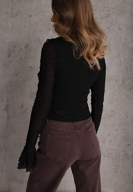 Czarna Bluzka VICES z Tłoczonej Siateczki Zdobiona Falbankami Nivite 6