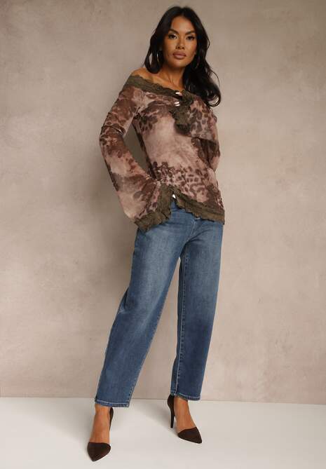 Niebieskie Jeansy Mom Fit High Waist Zdobione Aplikacją z Serduszkiem Nalendia