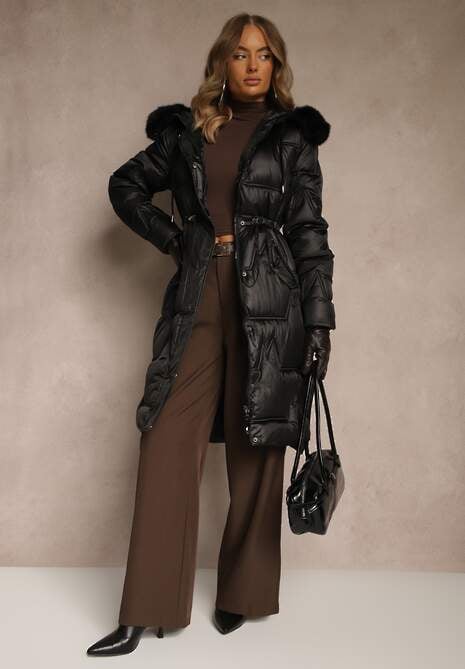 Czarna Długa Kurtka z Pikowanymi Przeszyciami i Kapturem Ściągana w Talii Galeatia