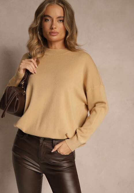 Brązowy Nietoperzowy Sweter w Minimalistycznym Stylu Raliava
