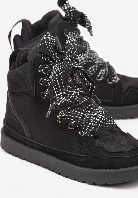 Czarne Sneakersy Ozdobione Sznurówkami w Geometryczny Wzór Avoslia 7