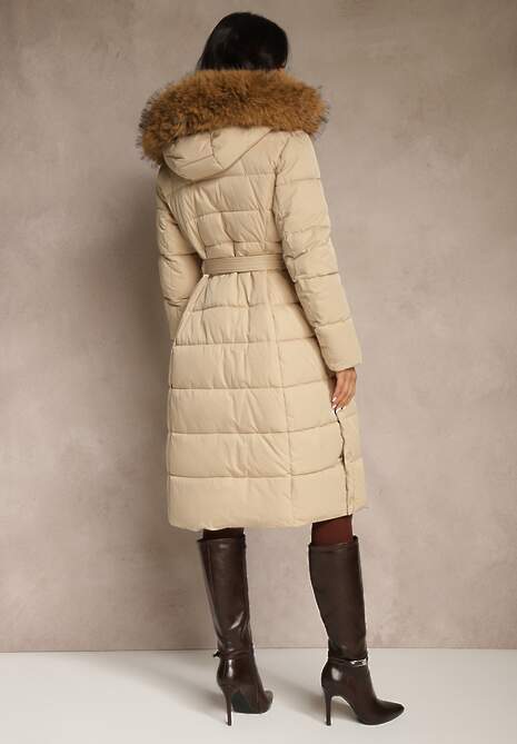 Beżowa Pikowana Kurtka o Długim Kroju z Paskiem i Kapturem z Futrem Aveslia 4