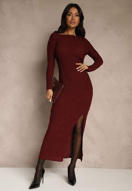 Bordowa Sukienka o Dopasowanym Kroju Ozdobiona Metaliczną Aplikacją Reittia