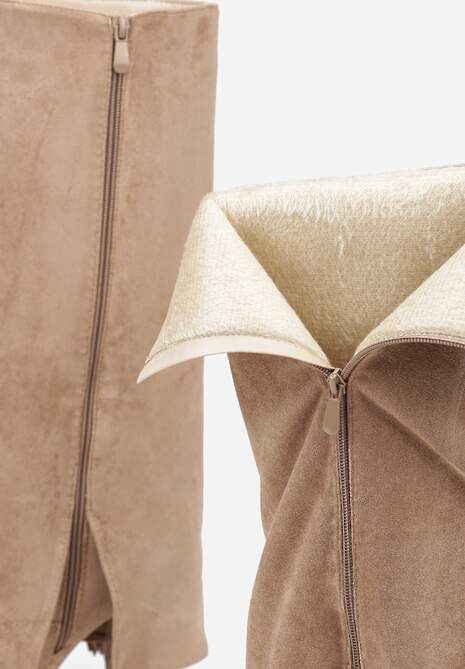 Ciemnobeżowe Kozaki na Słupkowym Obcasie z Cholewką Imitującą Nogawkę z Frędzlami Linafela 7