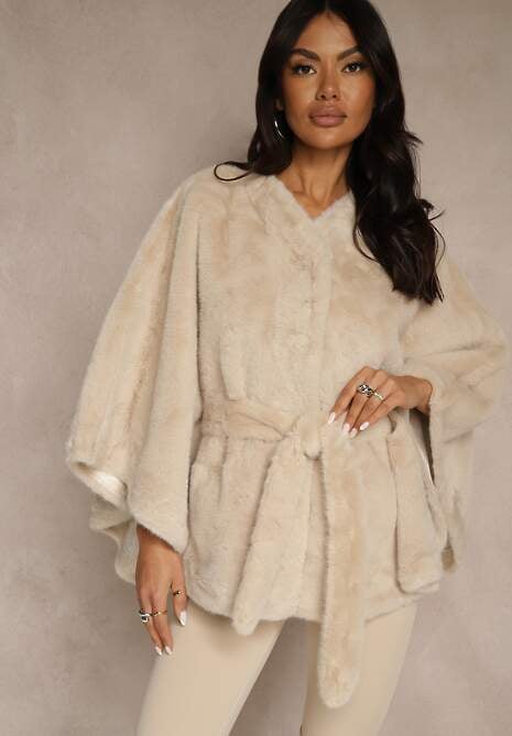 Beżowe Futerkowe Ponczo Ozdobione Paskiem Monareva