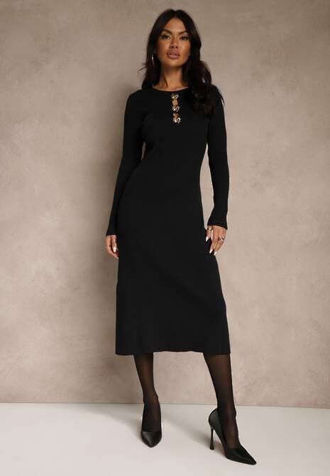 Czarna Prążkowana Sukienka z Dzianiny z Wiskozą Zdobiona Aplikacjami Tusmeira