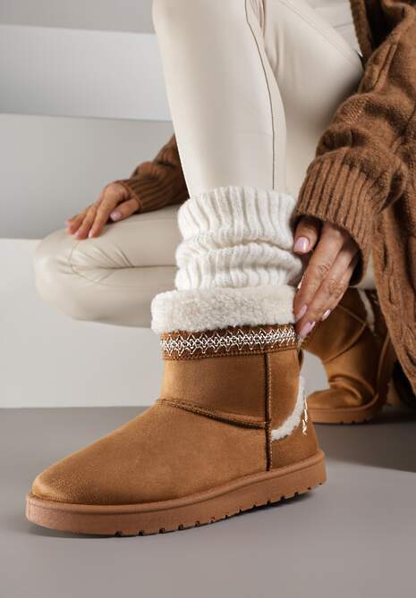 Brązowe Śniegowce o Wsuwanym Fasonie z Haftem i Futrem przy Cholewce Mevinadia