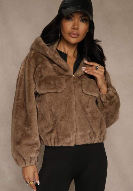 Beżowa Kurtka Futerko o Kroju Bomberki z Kapturem i Imitacją Kieszeni Awedana
