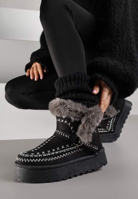 Czarne Śniegowce na Platformie z Futerkiem i Haftowanym Wzorem Celatusa