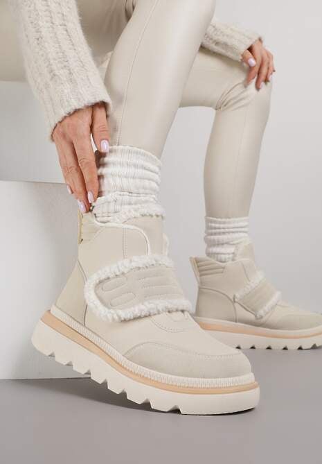 Beżowe Śniegowce Ozdobione Futerkiem i Przeszyciami Newelara