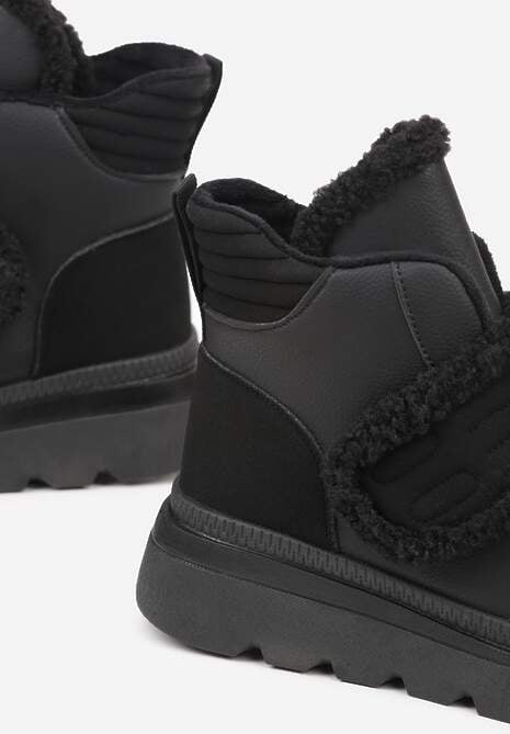 Czarne Śniegowce Ozdobione Futerkiem i Przeszyciami Newelara 6