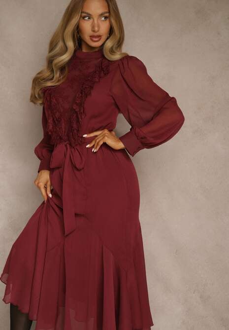 Bordowa Romantyczna Sukienka z Bufiastymi Rękawami i Falbanką z Koronki Sewmira 4