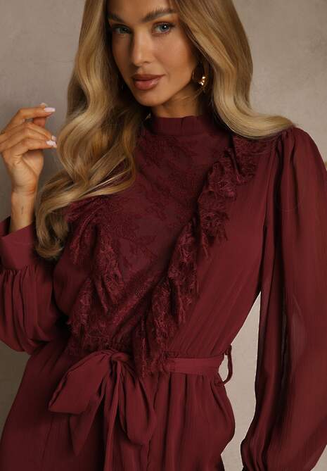 Bordowa Romantyczna Sukienka z Bufiastymi Rękawami i Falbanką z Koronki Sewmira 5