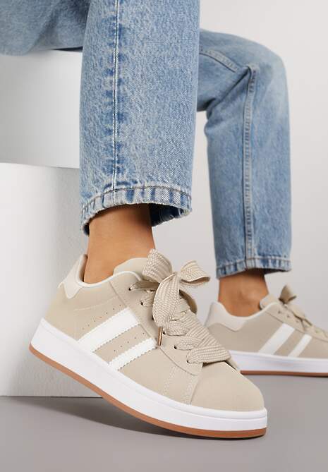 Beżowo-Białe Sneakersy na Niskiej Platformie z Naszywkami Flordexia