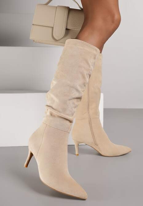 Beżowe Marszczone Kozaki z Imitacji Zamszu na Obcasie Typu Szpilka Rilavira