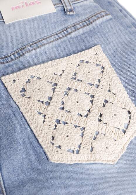 Niebieskie Szerokie Jeansy High Waist Zdobione Haftem na Kieszeni Thaola 6