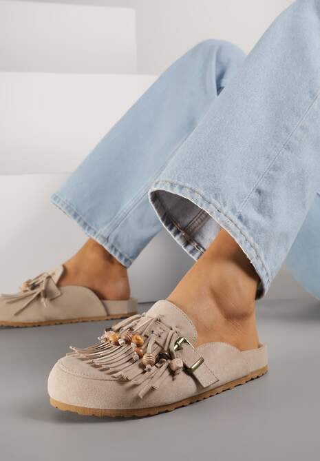 Ciemnobeżowe Klapki na Platformie Ozdobione Koralikami Klamrami i Frędzlami Leurecea