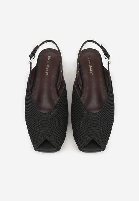 Czarne Sandały z Plecionką i Metalicznymi Ozdobami Crowstrider 6