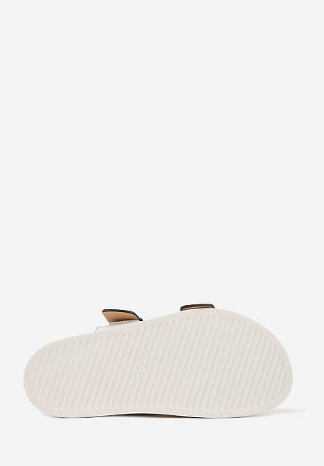 Białe Klapki z Metalicznymi Klamrami Aetheta 7
