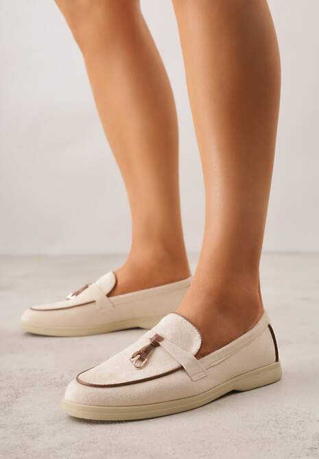 Beżowe Mokasyny z Imitacji Zamszu z Zawieszką na Nosku Theophitos