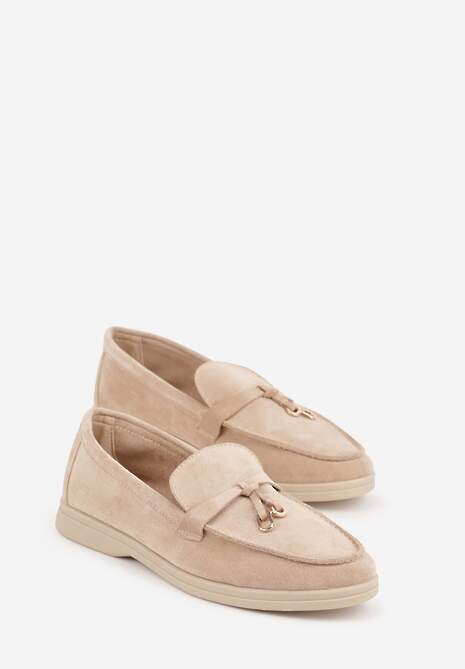 Ciemnobeżowe Mokasyny z Imitacji Zamszu Zdobione Zawieszką i Przeszyciem Aezoris 5