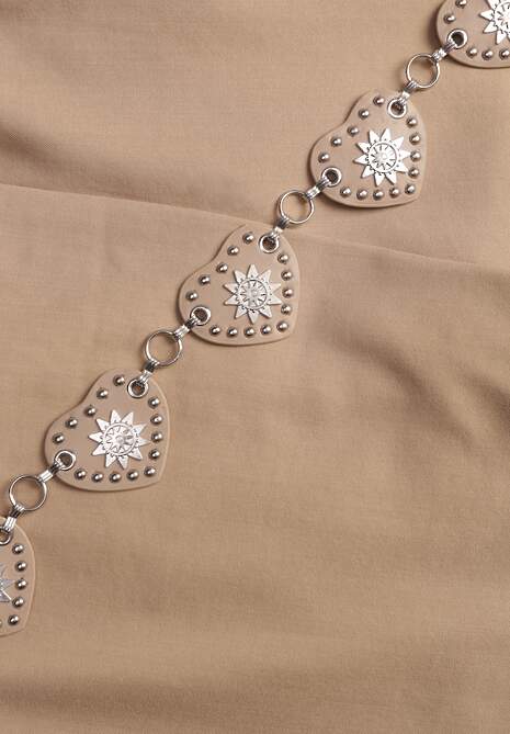 Beżowe Spódnico-Szorty z Metalicznymi Sercami przy Łańcuszku Meztila 6