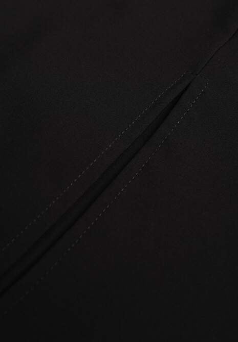 Czarne Spódnico-Spodenki High Waist z Ozdobnym Rozcięciem Sinessei 6