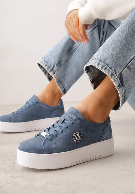 Niebieskie Skórzane Sneakersy na Platformie z Ozdobną Aplikacją z Boku Nesophia