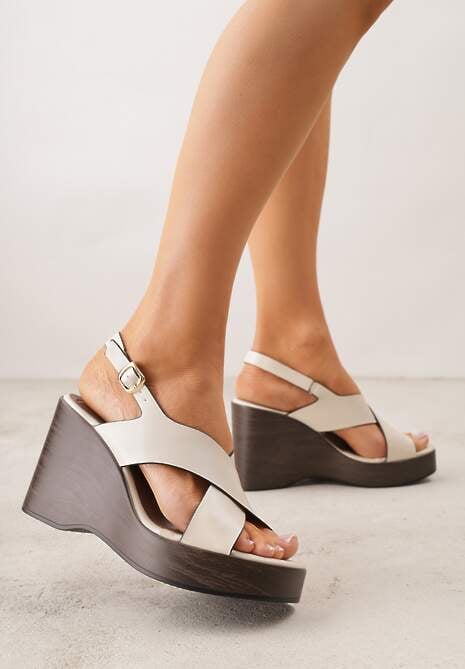 Beżowe Sandały na Platformie i Koturnie z Geometryczną Cholewką Adrasithise