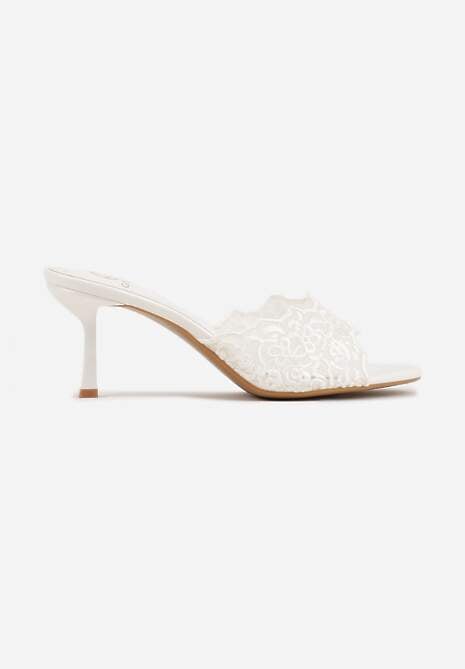 Białe Klapki na Metalicznej Szpilce z Koronką Theiseusa 4